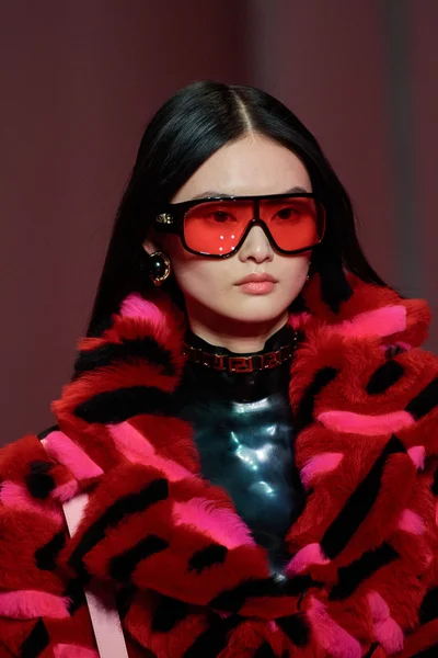 Look 75